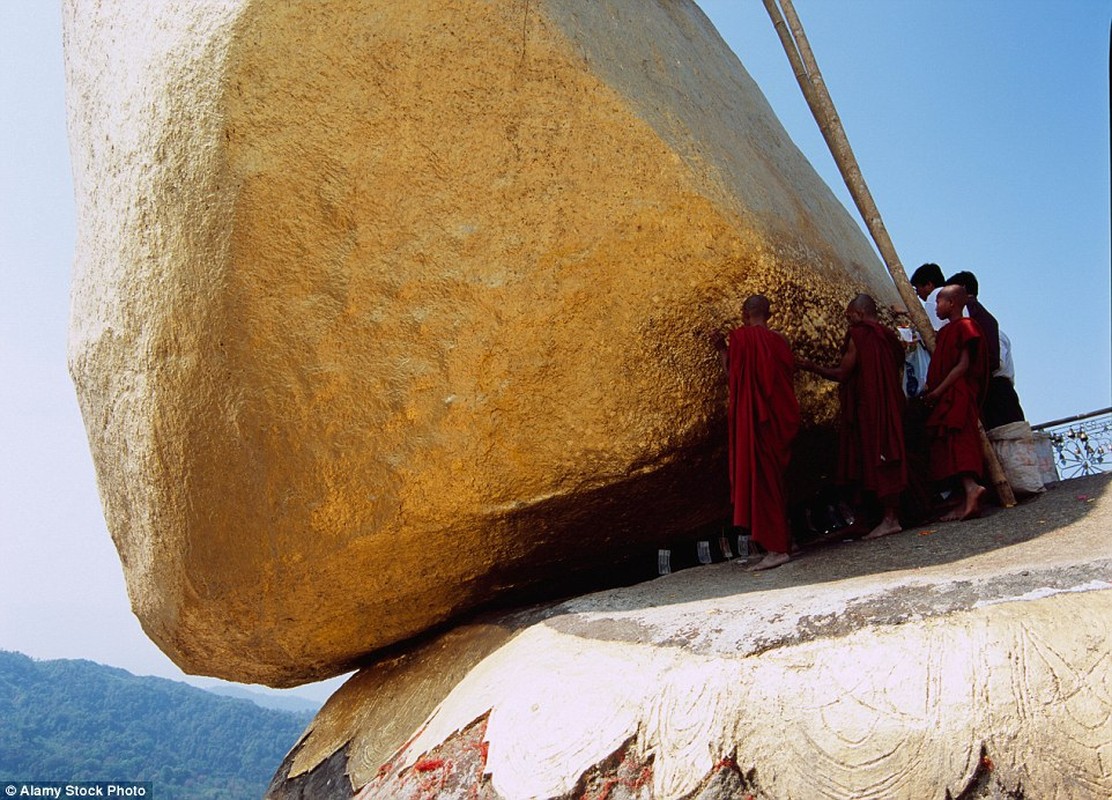 La lung tang da vang linh thieng o Myanmar-Hinh-3